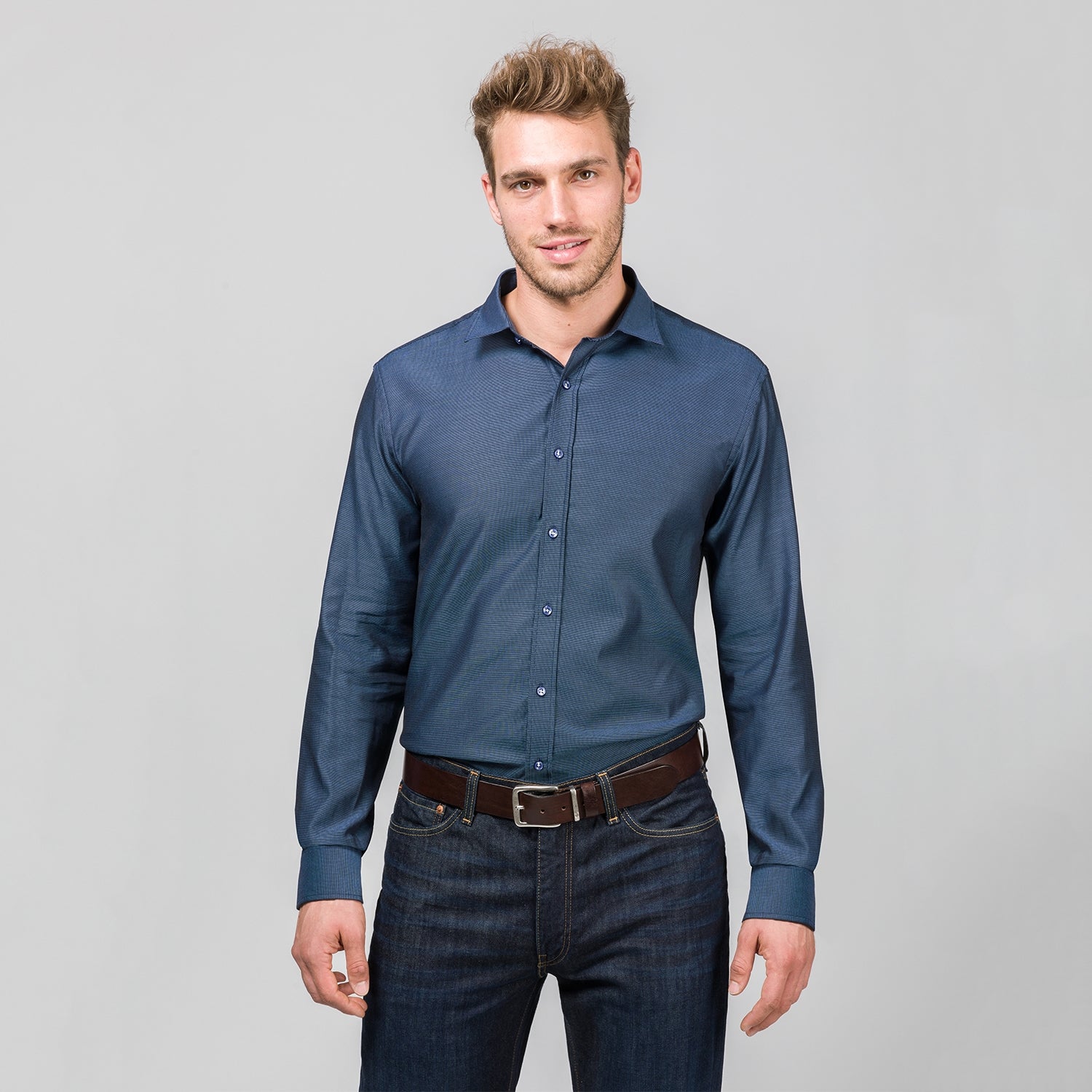 Tolles Hemd für grosse Herren mit extra langem Arm 72 cm und Überlänge von RIESENHEMD