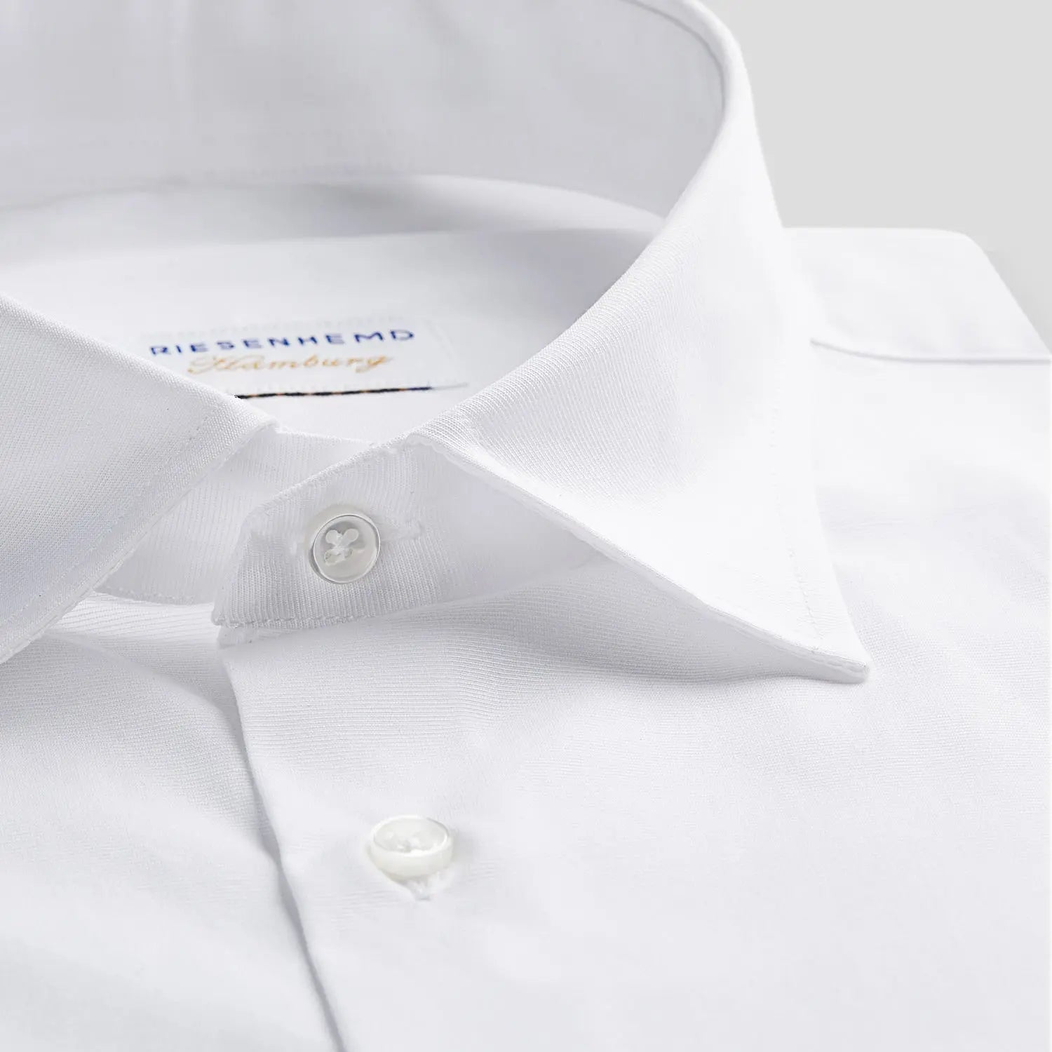 Tolles Herren Hemd für grosse Männer mit extra langem Arm 72 cm und Überlänge von RIESENHEMD